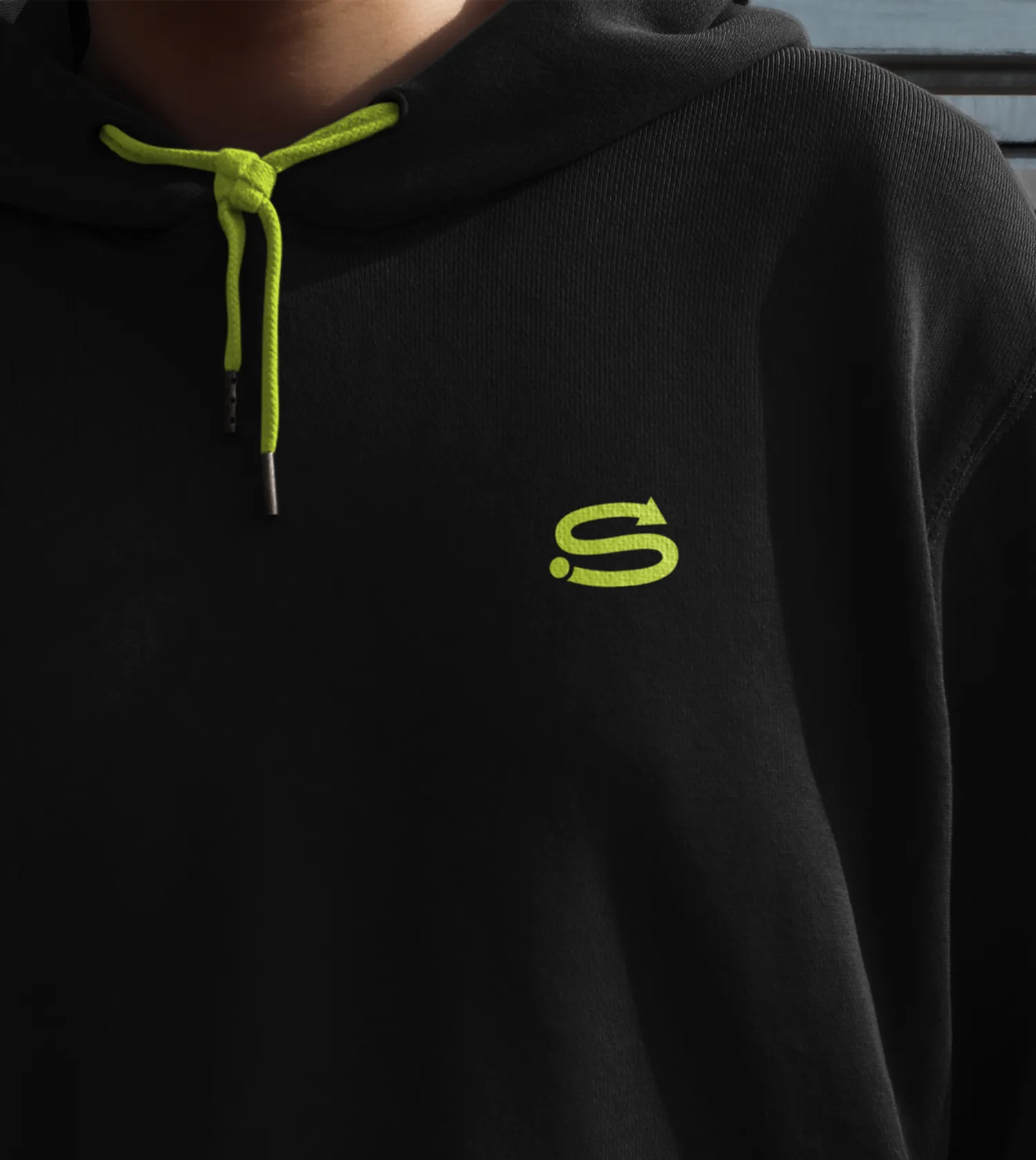 Фирменное худи компании Skitailo