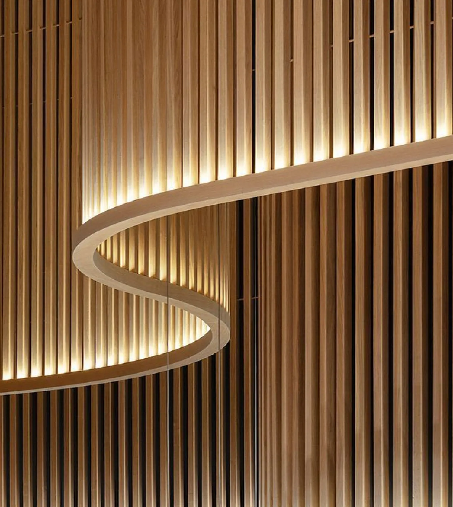 Деревянные рейки вертикальные